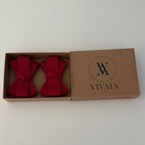 NWT Vivaia Dora Removable Bow Clips- Ruby Red. 1 pair